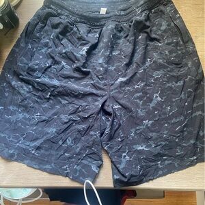 Lululemon Men’s pacebreaker 7” shorts